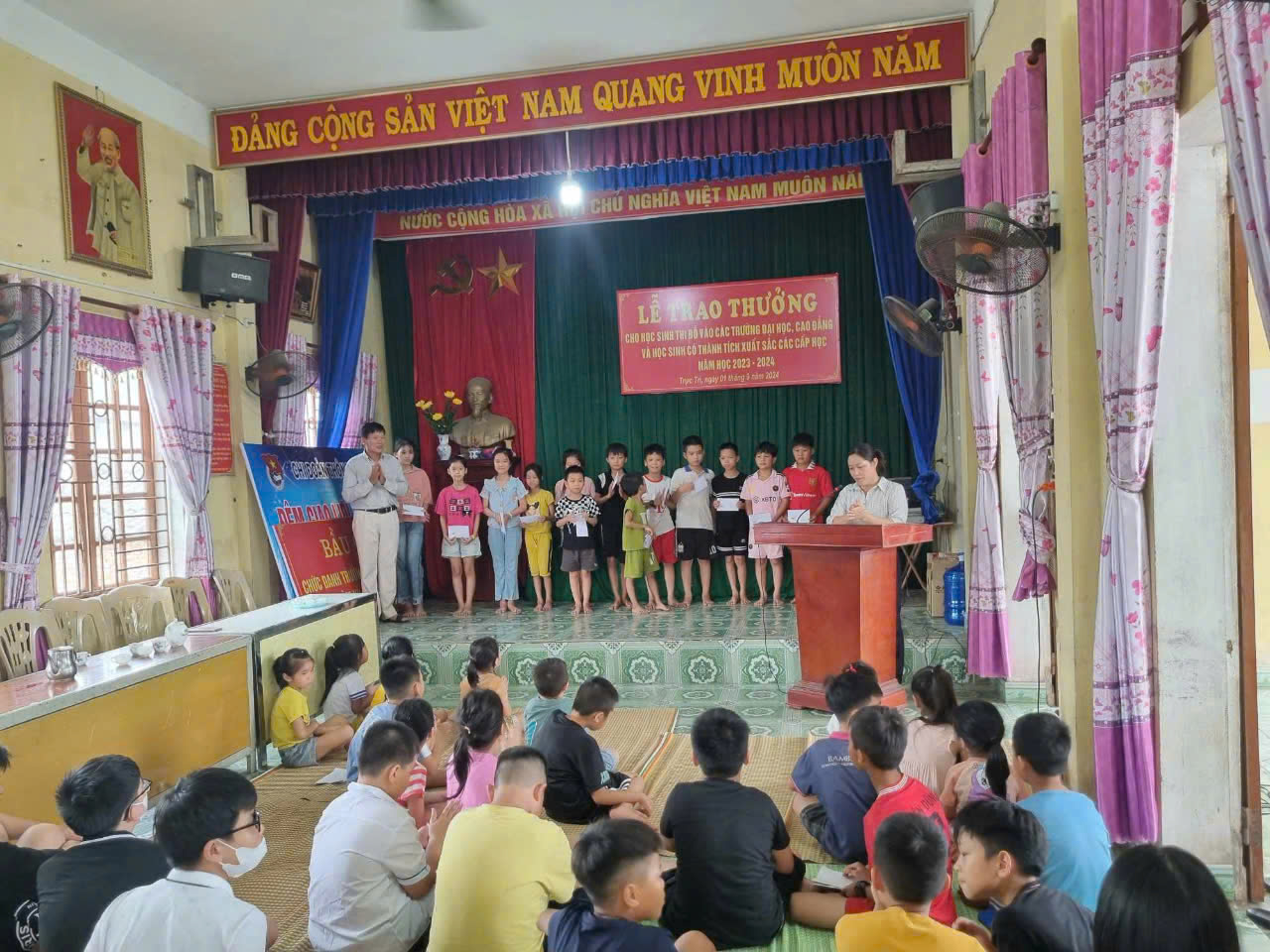 Trao thưởng 2022