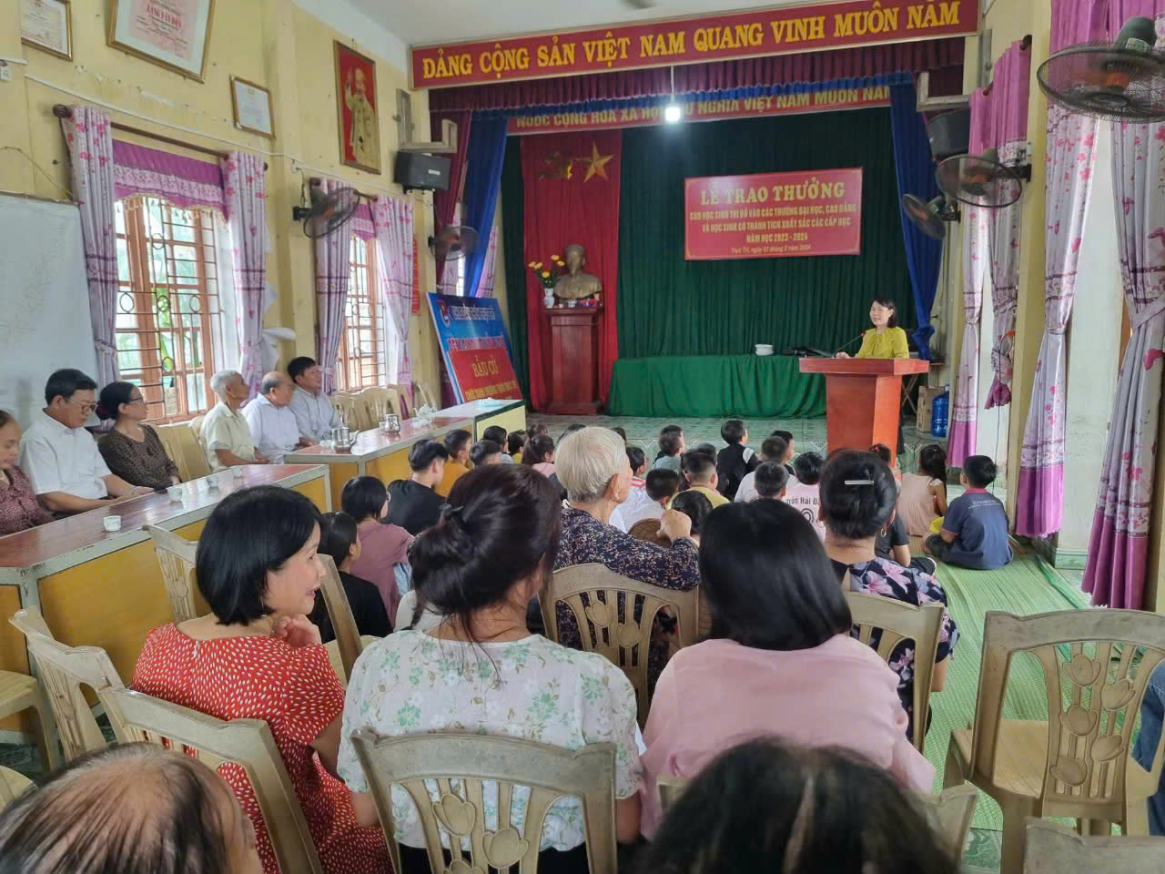 Trao thưởng 2022